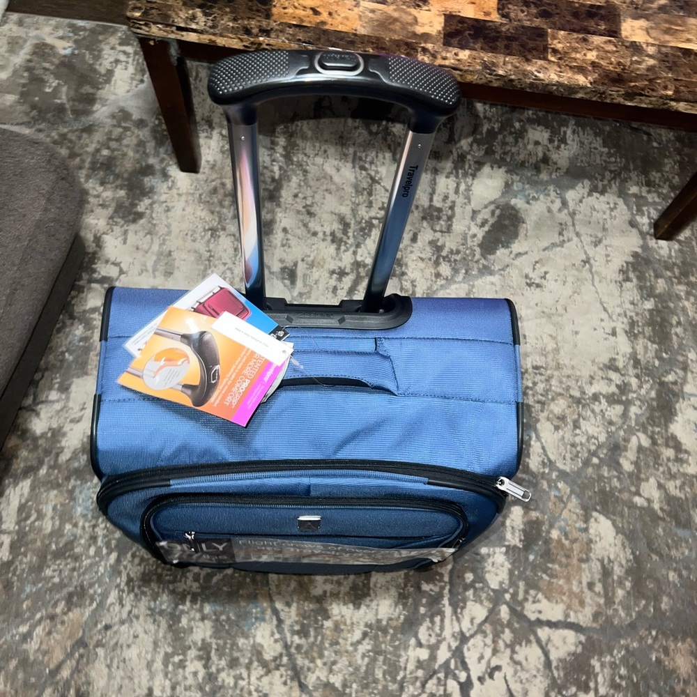 Travel Pro suitcase - Picture 5 of 5